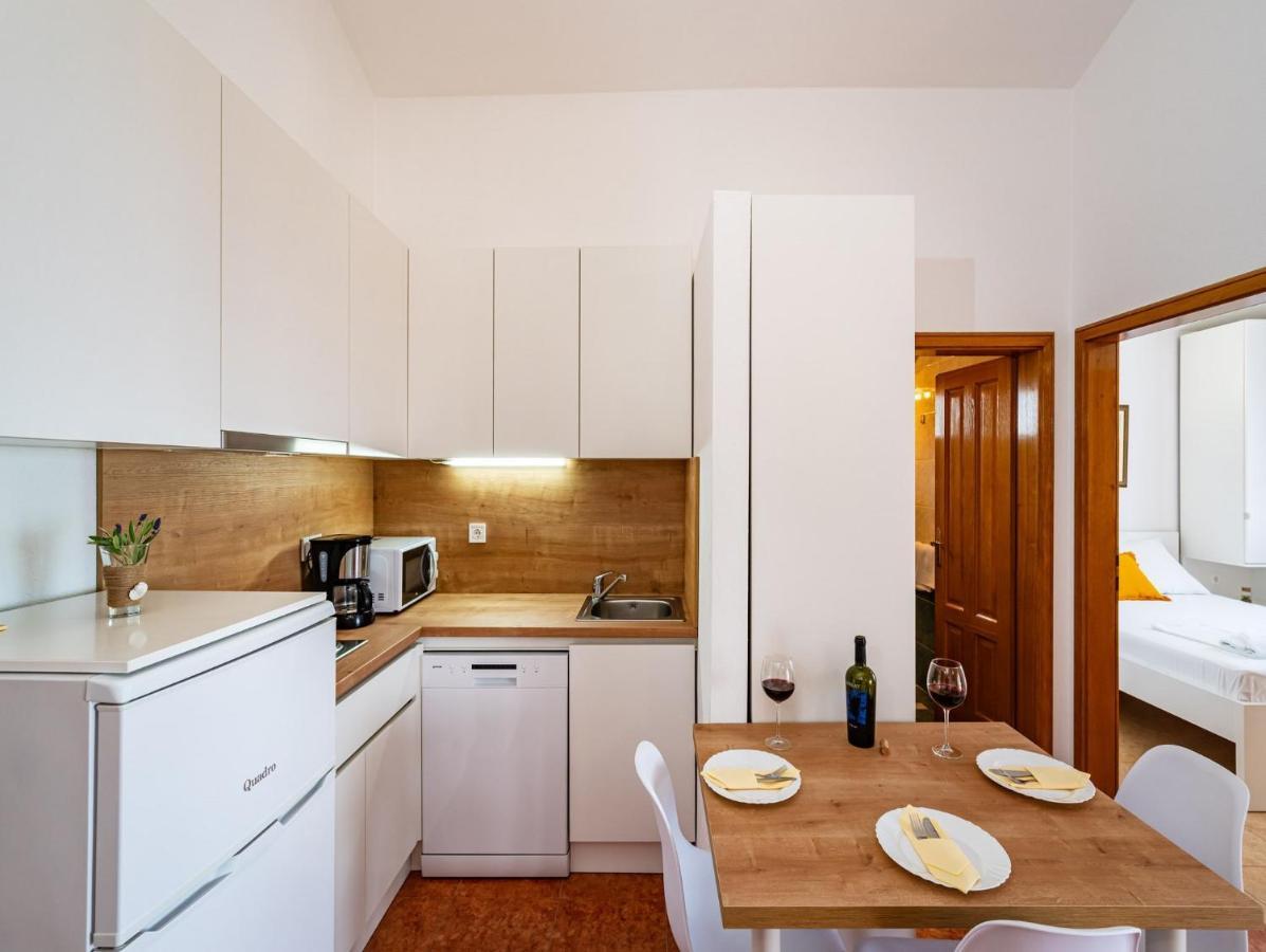 Apartments Prkacin 스타리그라드 파클레니차 외부 사진