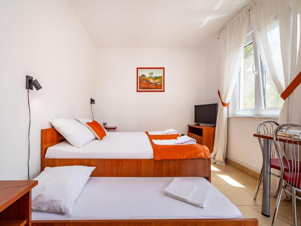 Apartments Prkacin 스타리그라드 파클레니차 외부 사진